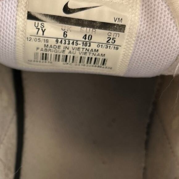 Boys Nike Air Max 270 943345-103 Mesh Athletic Running Sneaker Shoes SZ 7 White - Picture 6 of 6